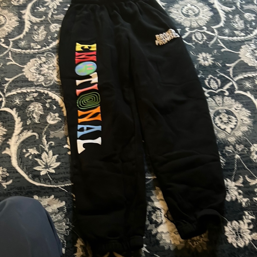 Broken promises emotional sweatpants black tight ankle size medium